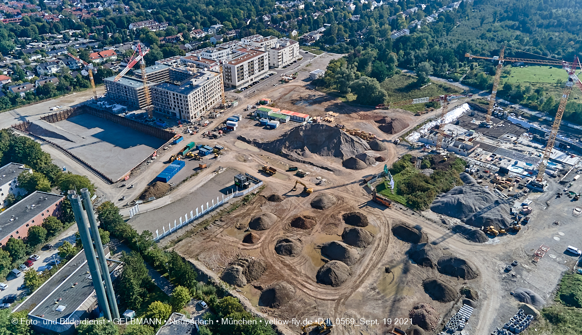 19.09.2021 - Aktuelle Luftbilder aus dem Alexisquartier und Pandion Verde in Neuperlach in München